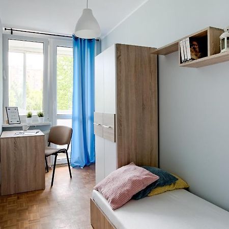 Krzywon 8 Rooms Варшава Екстер'єр фото
