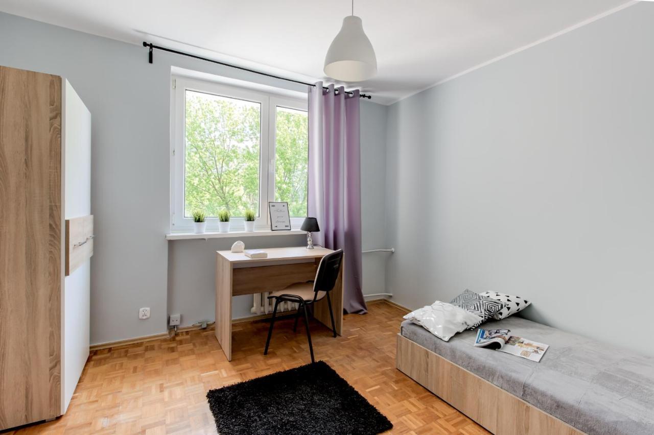 Krzywon 8 Rooms Варшава Екстер'єр фото