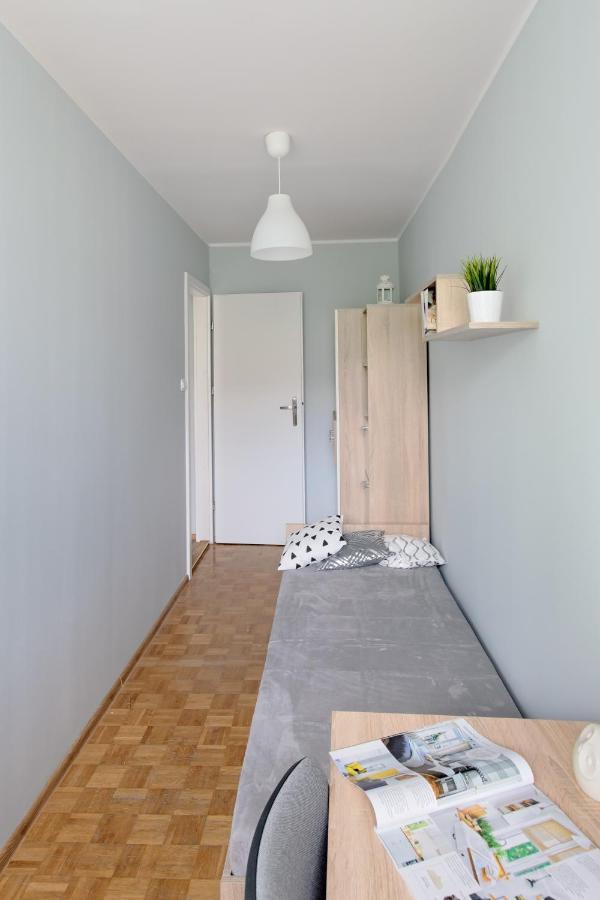 Krzywon 8 Rooms Варшава Екстер'єр фото