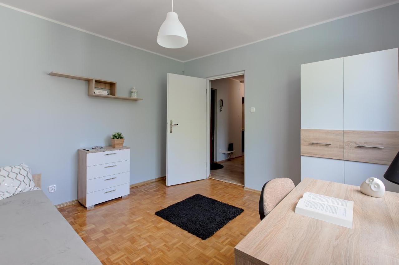 Krzywon 8 Rooms Варшава Екстер'єр фото