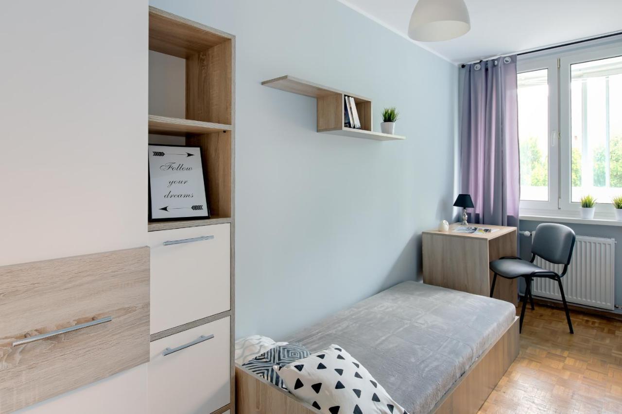 Krzywon 8 Rooms Варшава Екстер'єр фото