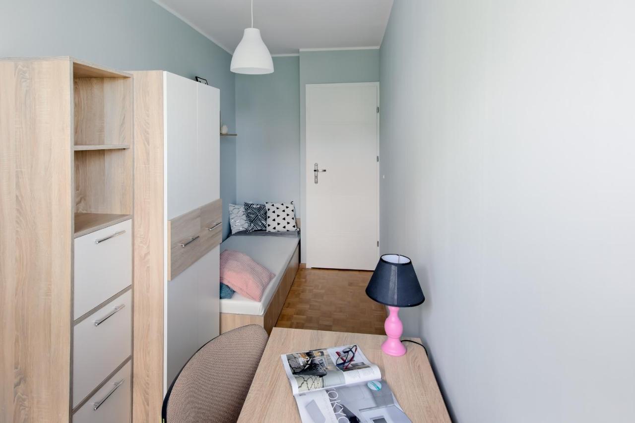 Krzywon 8 Rooms Варшава Екстер'єр фото