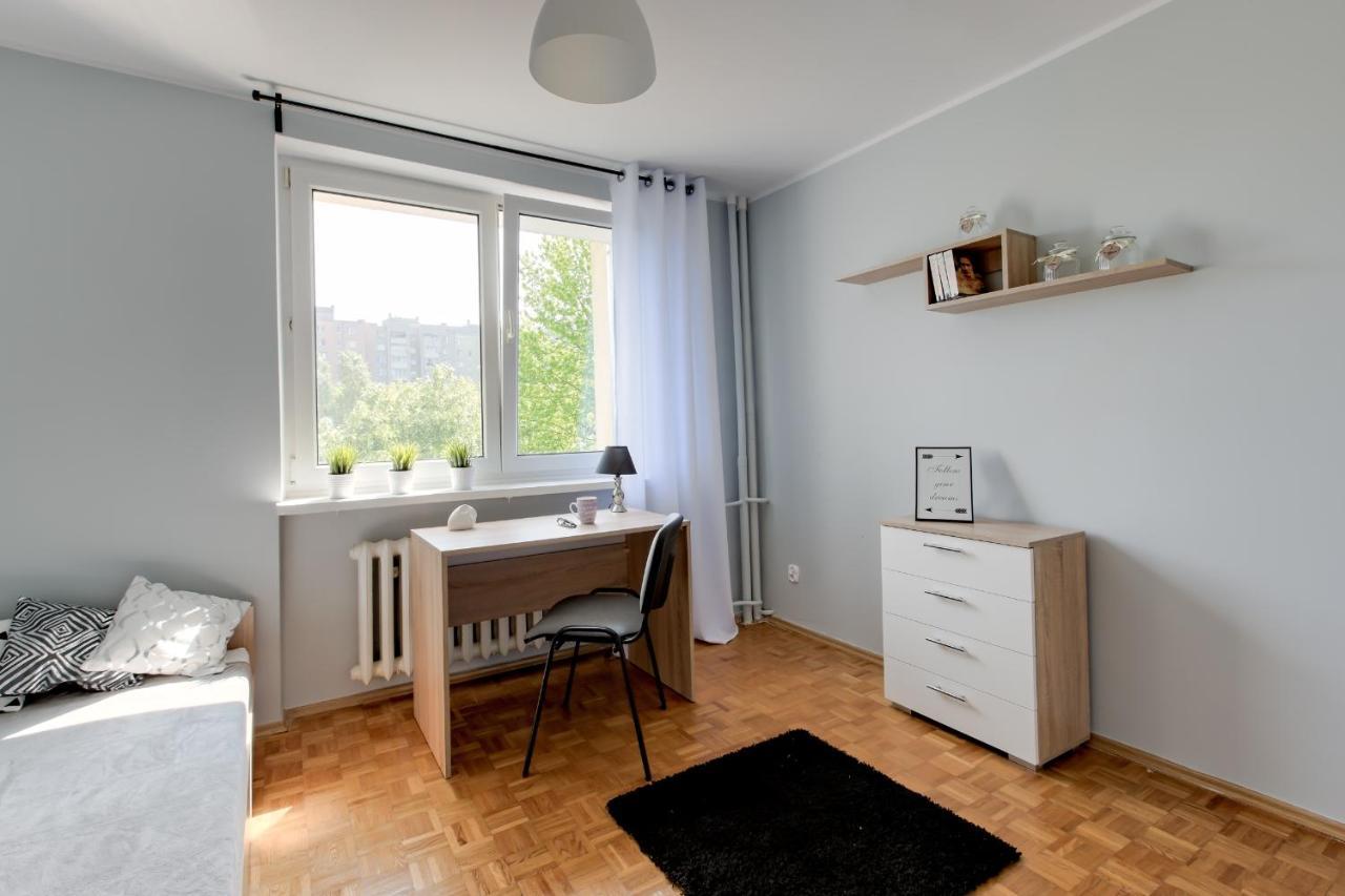 Krzywon 8 Rooms Варшава Екстер'єр фото