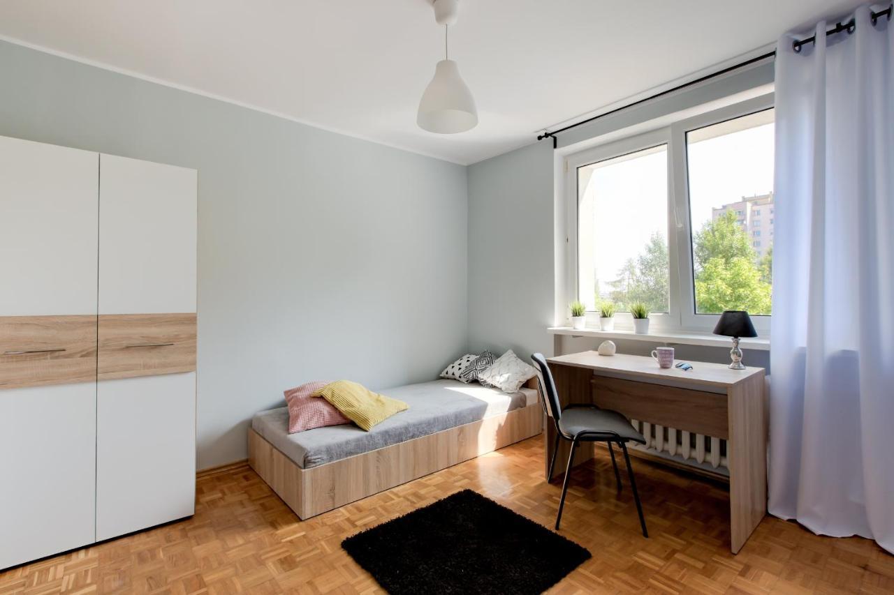 Krzywon 8 Rooms Варшава Екстер'єр фото